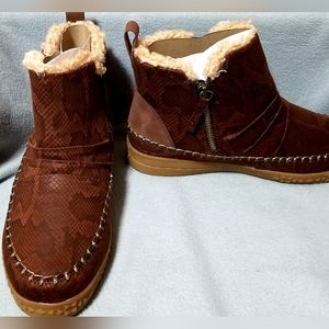 Muk Luks Brown Snake Print short boots booties Fur Women's size 10 NIB NEW ankle